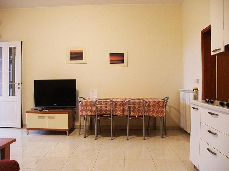 Apartments Villa Fernetich Premantura Bilik gambar