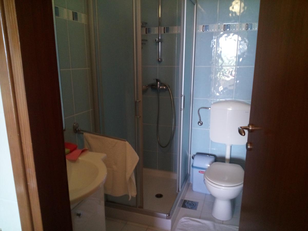 Apartments Villa Fernetich Premantura Luaran gambar