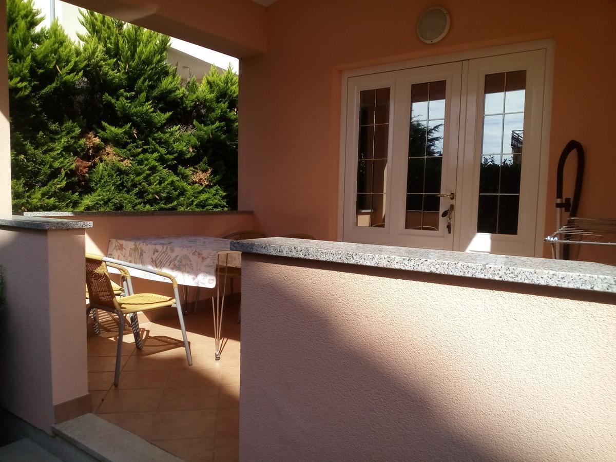 Apartments Villa Fernetich Premantura Luaran gambar