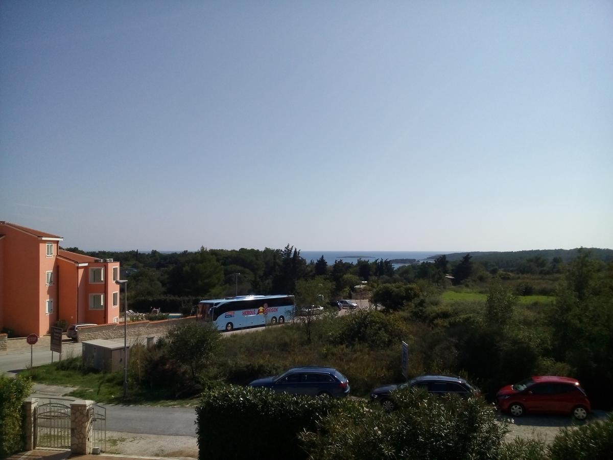 Apartments Villa Fernetich Premantura Luaran gambar