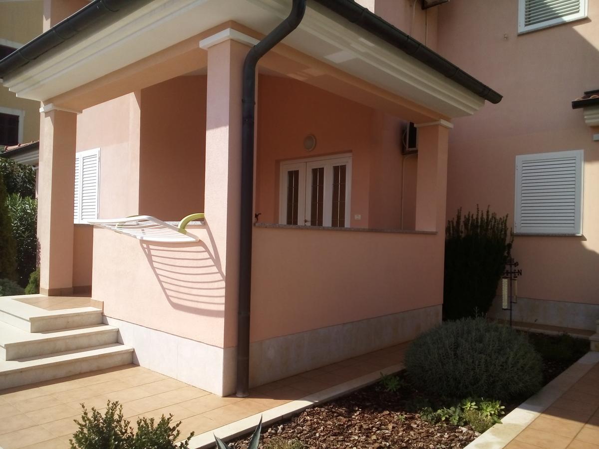 Apartments Villa Fernetich Premantura Luaran gambar