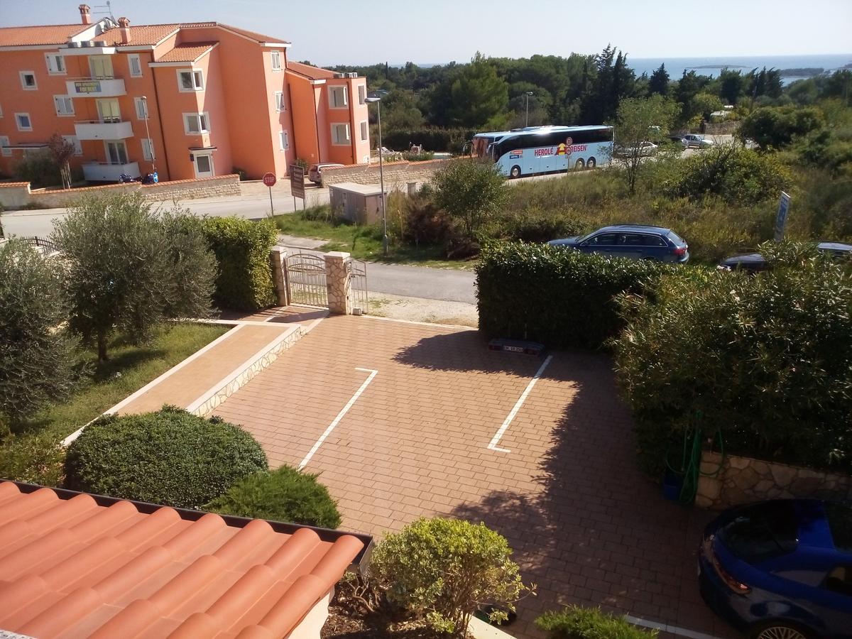 Apartments Villa Fernetich Premantura Luaran gambar