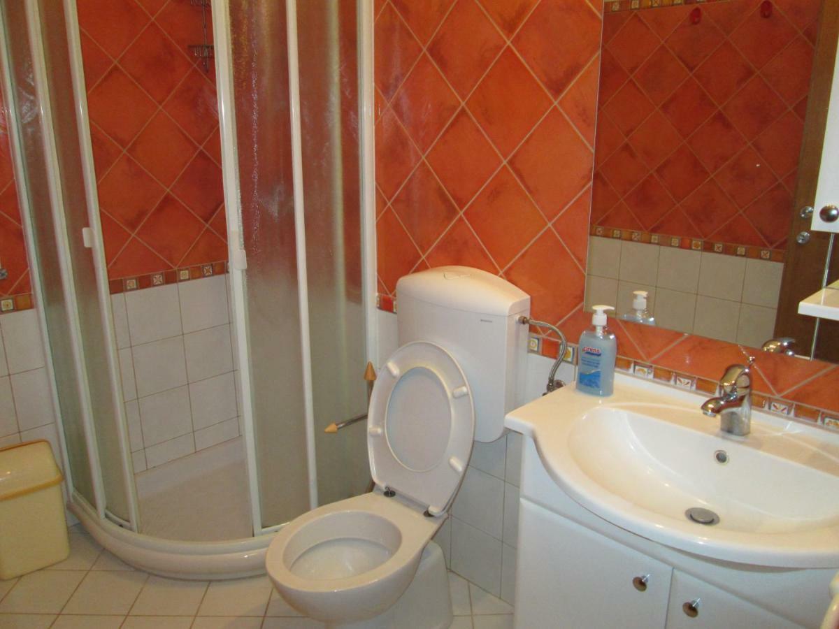 Apartments Villa Fernetich Premantura Luaran gambar